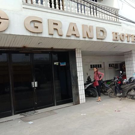 Grand Hotel Pemangkat 外观 照片