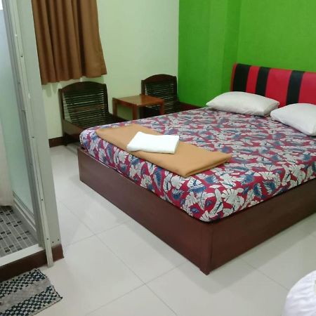Grand Hotel Pemangkat 外观 照片