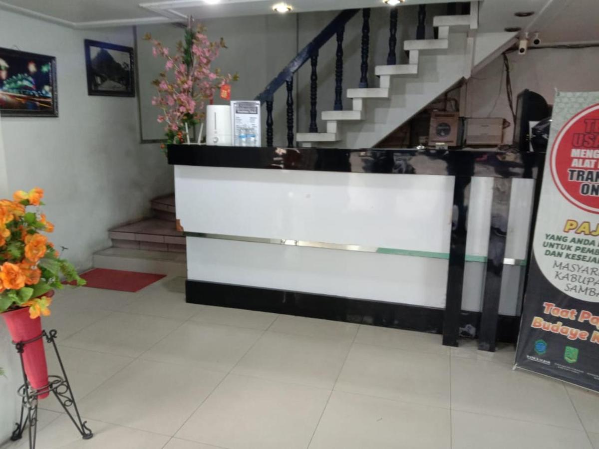 Grand Hotel Pemangkat 外观 照片